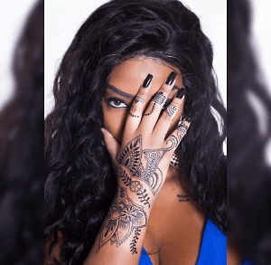 Ludmilla com tatuagem nova (Reprodução/Instagram)