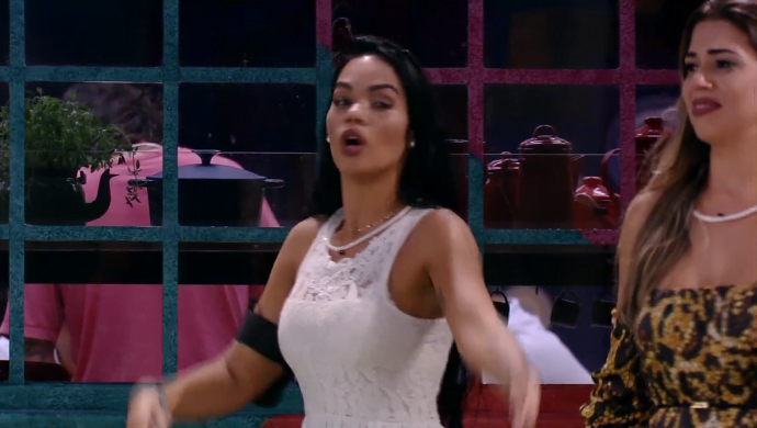 Imagem do post BBB17: Segundo barraco, no paredão Mayara se irrita e vai tirar satisfação com Emilly “falsa!”