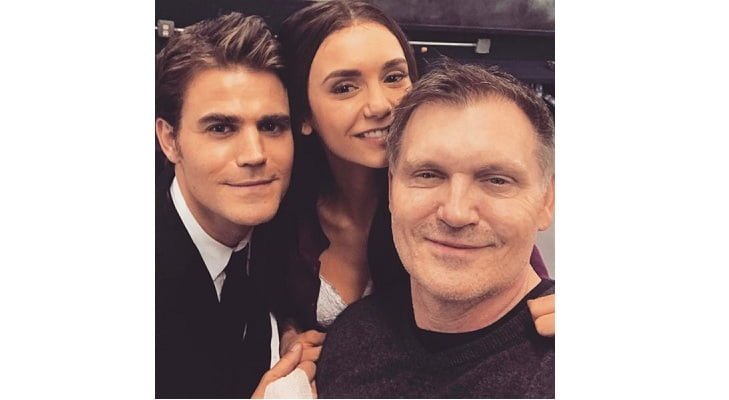 Imagem do post The Vampire Diaries: Nina Dobrev aparece em fotos do fim das gravações com os outros atores