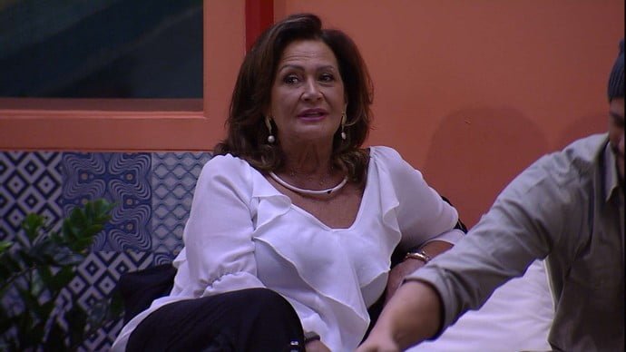 Imagem do post BBB 17: Ieda e Emilly brigam feio após a formação do paredão e depois fazem as pazes