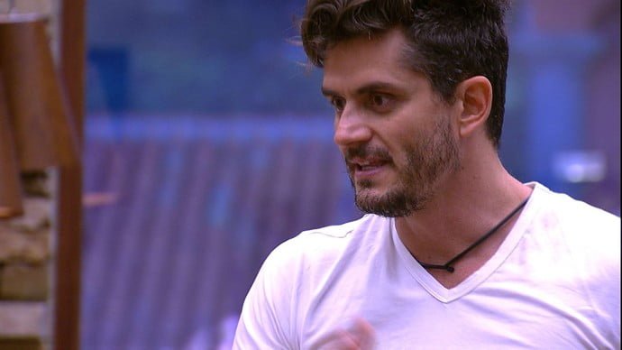 Imagem do post Enquete Uol BBB 17: Marcos imita Ilmar e o detona: “Baita sem vergonha”