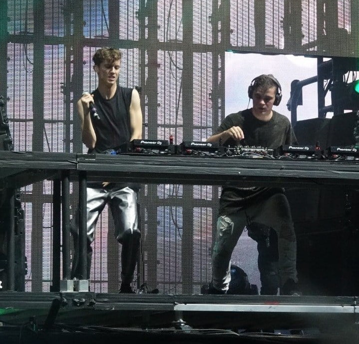 Imagem do post Martin Garrix e Troye Sivan lançam música inédita no Coachella, ouça agora “The For You”