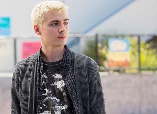 post: “13 Reasons Why”: Alex assim como Hannah cometeu suicídio e não deve está na segunda temporada