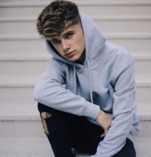 Imagem do post Clipe de “Hasta Luego” de HRVY bate 1 milhão de views em menos de 24 horas no YouTube e canal chega a 1 milhão de inscritos, confira!