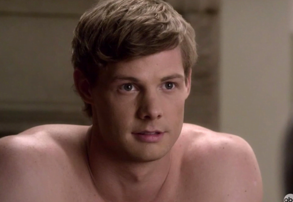 Imagem do post Ator Brandon Jones de “Pretty Little Liars” ator da série é condenado a 6 meses de prisão!