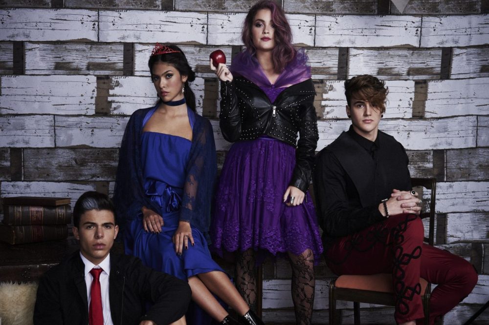 post: Alex Mapeli, Fernanda Concon, Raissa Chaddad e Thomaz Costa viram personagens de Descendentes de filmes da Disney