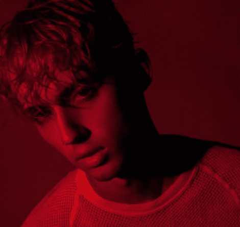 Imagem do post Troye Sivan publica vídeo misterioso em rede social e surgem rumores de segundo álbum, confira!