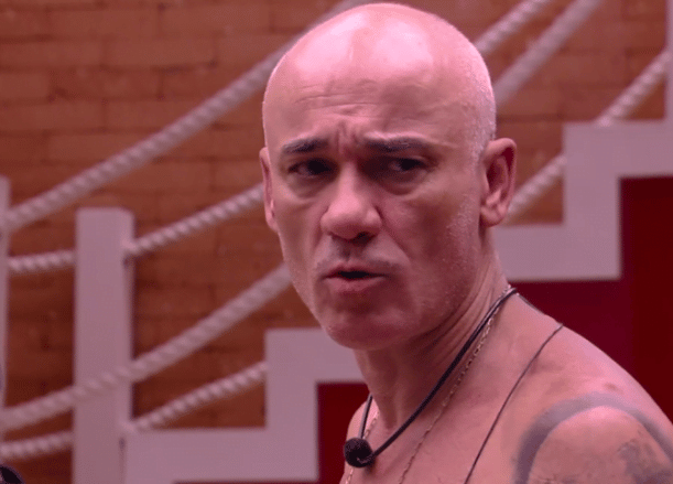 Imagem do post BBB 18: Ayrton conta para Lucas que dormiu no chão para Ana Clara dormir na cama