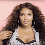 post: Lizzo manda mensagens de apoio ao seu público LGBTQ+.