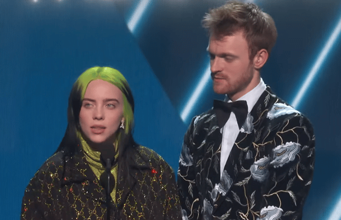 Imagem do post Grammy Awards 2020: Billie Eilish quebra tudo levando 5 prêmios para casa, sendo a maior ganhadora do ano