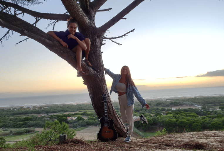 Imagem do post Vitor Kley lança clipe gravado pela namorada Carol Loureiro em Portugal