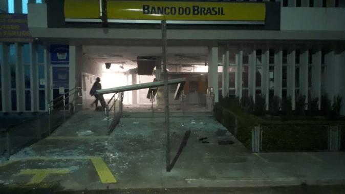 Imagem do post Após Criciúma, bandidos assaltam várias agencias bancárias em Cametá, Pará, nesta madrugada de quarta-feira (02)