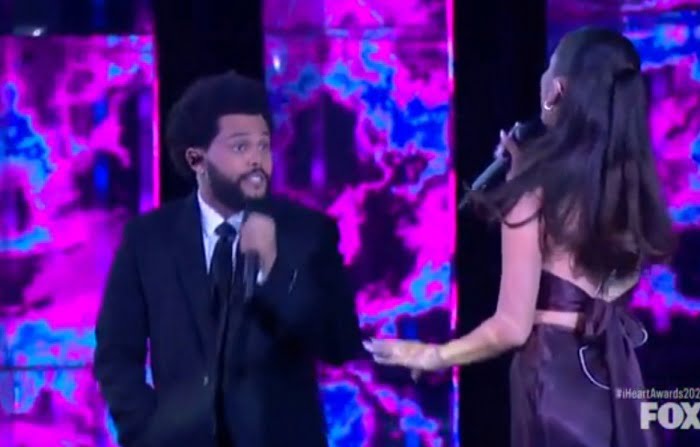 Imagem do post iHeartRadio Music Awards 2021: Ariana Grande e The Weeknd abrem premiação com performance de “Save Your Tears” 