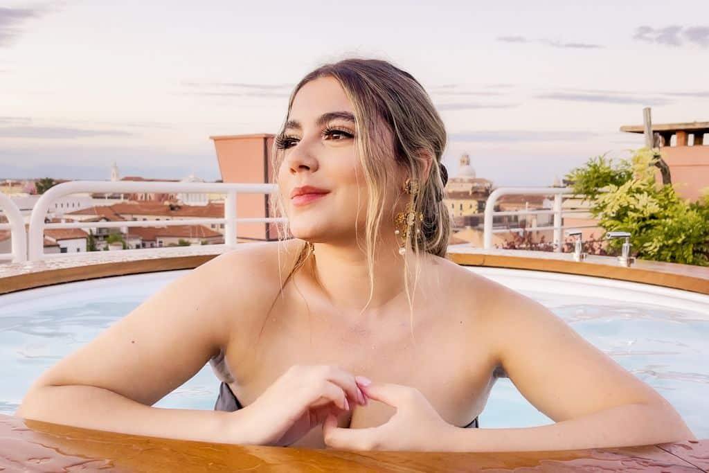 Imagem do post Cantora Belita lança clipe de novo single “Arrivederci” com muito swingue e a mistura de Brasil e Itália