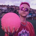 Imagem do post Entrevista: Dornelles, dono do hit ‘Queimado’, fala sobre bastidores de videoclipe, nome de EP e próximos passos da carreira