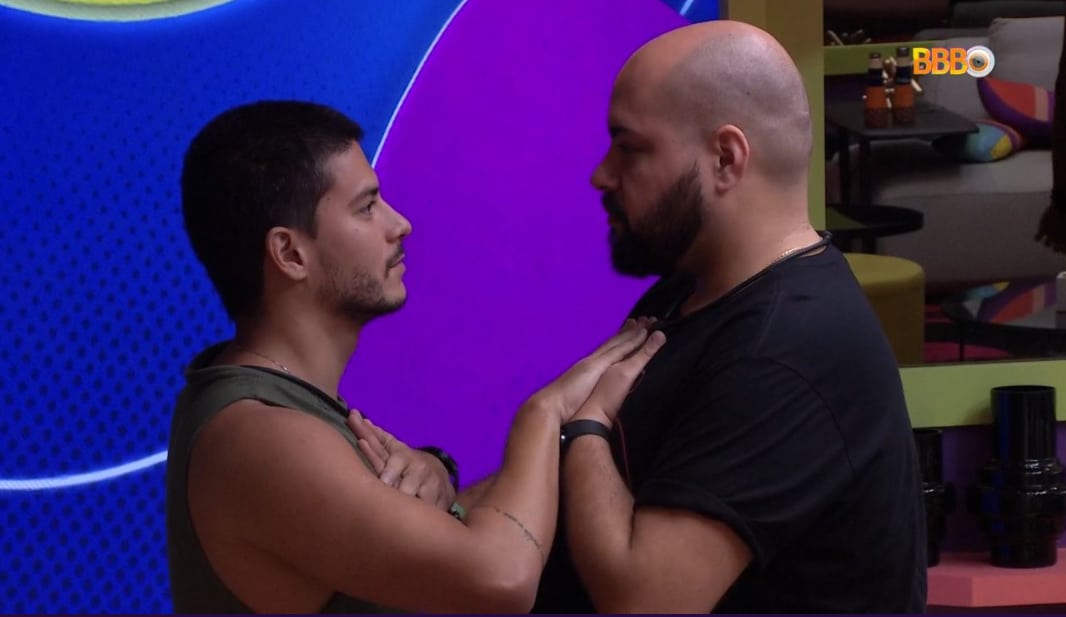 Imagem do post BBB 22: Arthur e Thiago se preparando para a Prova do Anjo viram meme no Twitter, veja!