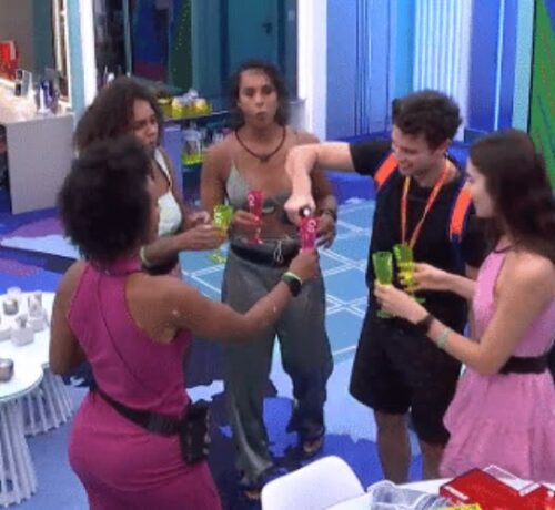 Imagem do post BBB 22: Arthur desocupa posto de aliado de Lucas e comadres (Linna, Jessi e Nat) assumem a posição