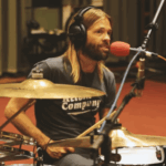 Imagem do post Taylor Hawkins, baterista do Foo Fighters, morre aos 50 anos de idade