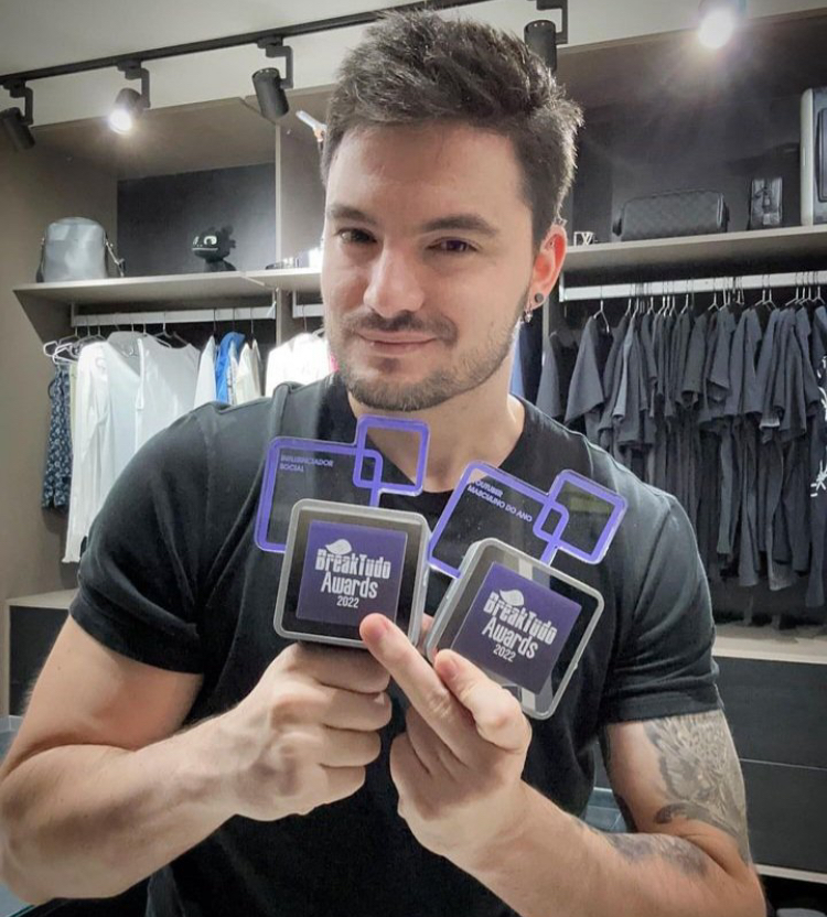 Imagem do post Felipe Neto recebe prêmios BreakTudo Awards 2022 de Youtuber Masculino do Ano e Influenciador Social, confira! 