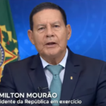 Imagem do post Com Bolsonaro fora do Brasil, Mourão faz pronunciamento, crítica clima de caos e é vaiado por bolsonaristas