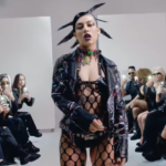 Imagem do post Dona do hit ” Pouca Pausa”: Clau retorna em grande estilo com “Tipo Eu”, confira o clipe!