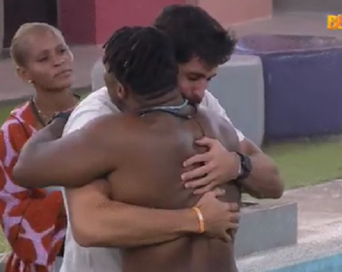 Imagem do post BBB 23: Antes da eliminação, Cara de Sapato e Fred Nicácio se abraçam e se emocionam 