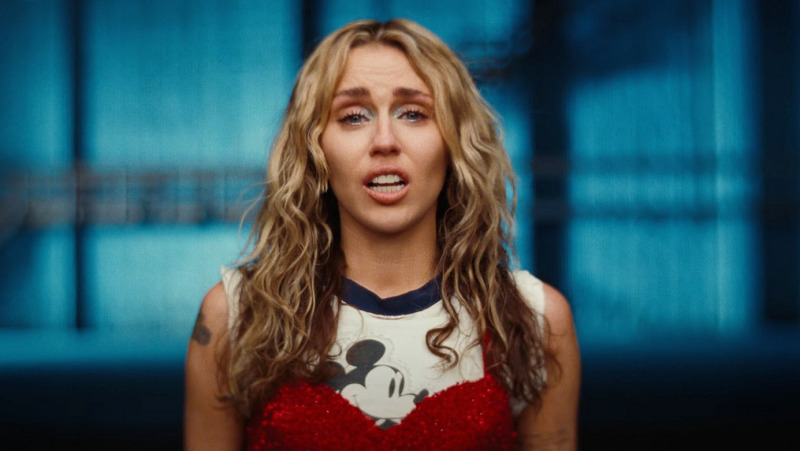 Imagem do post “Used To Be Young” de Miley Cyrus estreia na sétima posição da parada Global do Spotify 