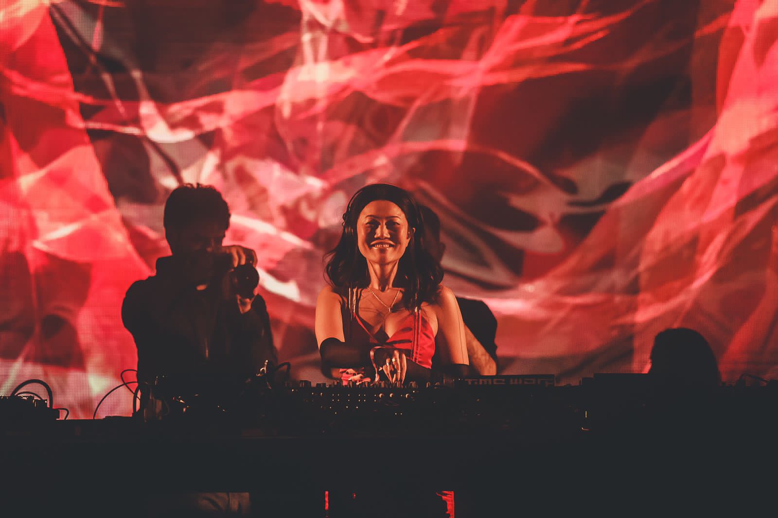 Imagem do post B2B com Valentina Luz e Eli Iwasa no Tomorrowland será memorável