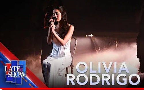 Imagem do post Olivia Rodrigo lança performance ao vivo de “Can’t Catch Me Now”