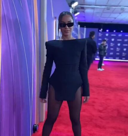 Imagem do post Latin AMAs 2024: Red Carpet ao vivo e looks dos famosos